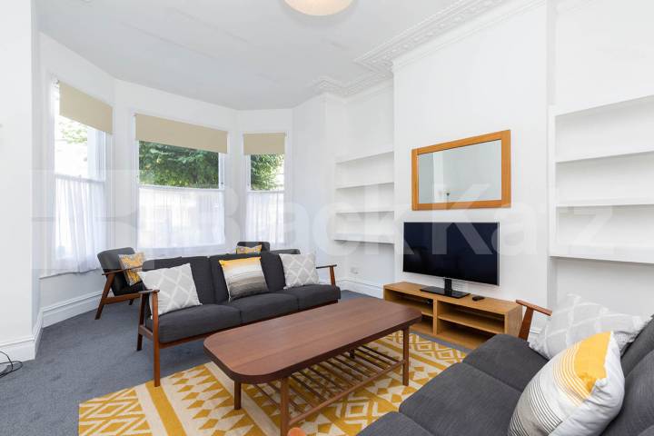 6 bedroom house with 2 reception rooms and a garden Burgoyne Road, Harringay - Hornsey